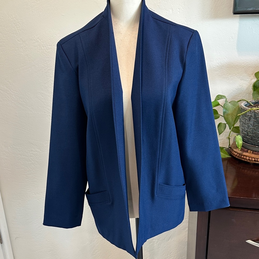 Elegant Navy Women's Jacket